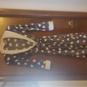 Gray Fuzzy Pink & White Hearts Belted Long Sleeve Robe 4/6